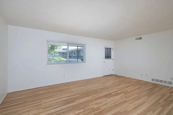 $1,550 / 2br - #*#Wonderful apartment with 2-bed,1-bath residing in San Diego #*# (San Diego)63657260449667120