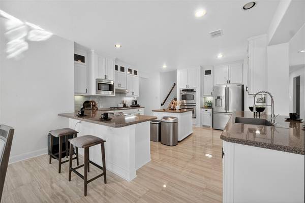 $769,000 / 4br - 3711ft2 - +++**FORMER MODEL HOME w/timeless craftsmanship in Frisco*4Beds*3Baths (Frisco, Texas)63796304253825123