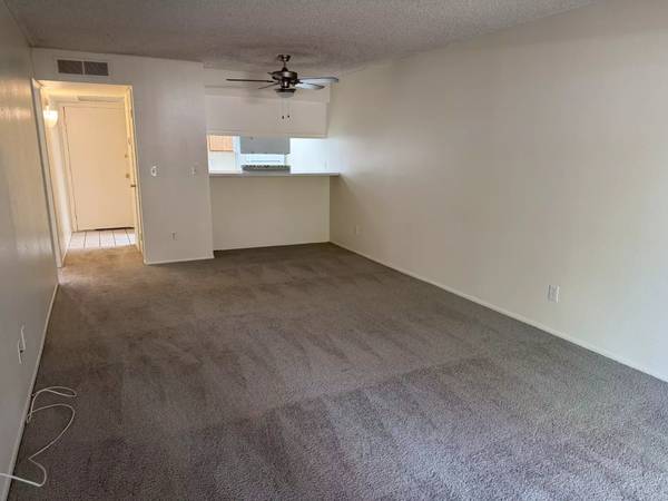 $1,375 / 2br - 890ft2 - Spaces to inspire. Don't miss our 2 BR, 1 BA. (Phoenix - Paradise Valley Stadium 7)64025000010499124