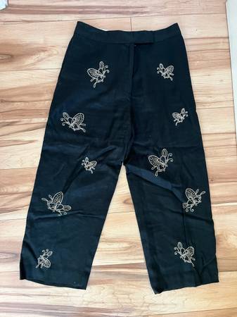 WOMENS CAPRI PANTS 1