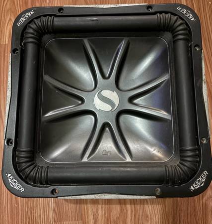 Kicker L7 12inch Sub 1