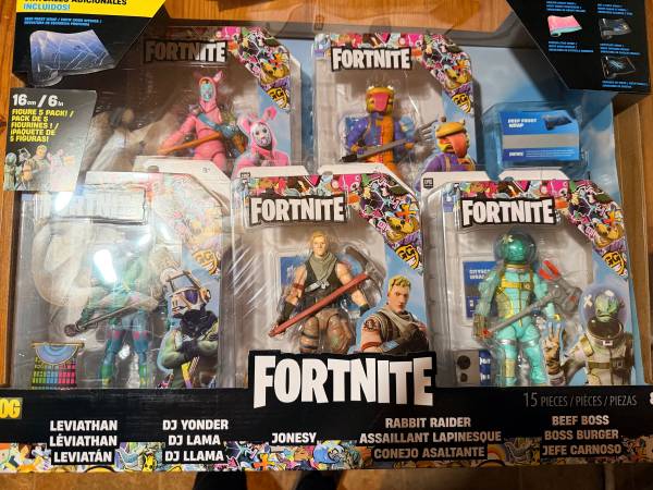FORTNITE Figures 1