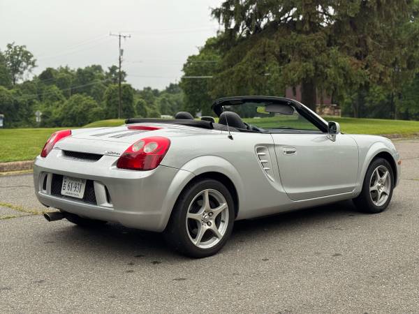 2003 Toyota MR-2 Spyder - $8,500 (Sterling)63616479841667124