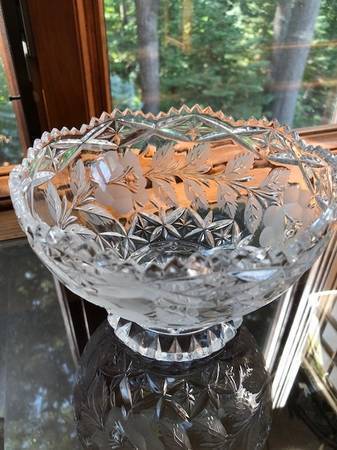 VINTAGE 6" SAWTOOTH BOWL 1
