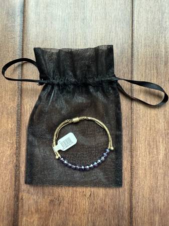 Nuevo joyero en bolsa - $5 (Studio City)63470444776323120