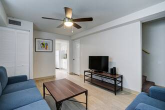 $1,221 / 2br - 800ft2 - TIME IS OF THE ESSENCE!  DON'T MISS OUT ON AN AFFORDABLE OPPOURTUNITY! (Clearwater)63991086192515121