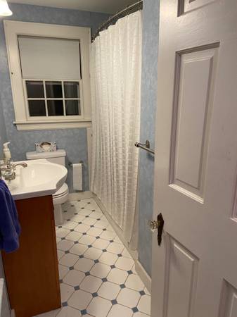 $1,195 / 4br - House to Share in Ashland w/ 1 other/Private Bathroom (quiet dead end st/near Framingham/Ashland Line)63699256222849123