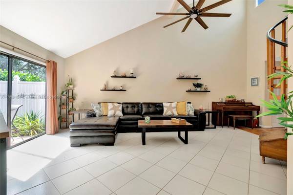 $13,900 / 2br - 1554ft2 - 2 Beds 2.5 Baths House (Jupiter)63825133216899121