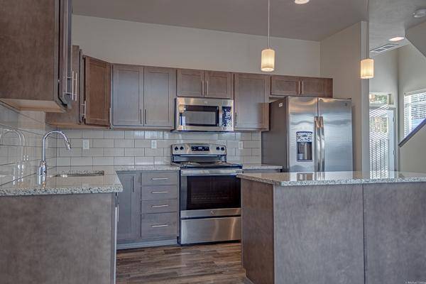 $2,050 / 3br - 1440ft2 - Sophisticated 3 BR/2.5 BA Townhome with Attached 2-Car Garage63969875801346124
