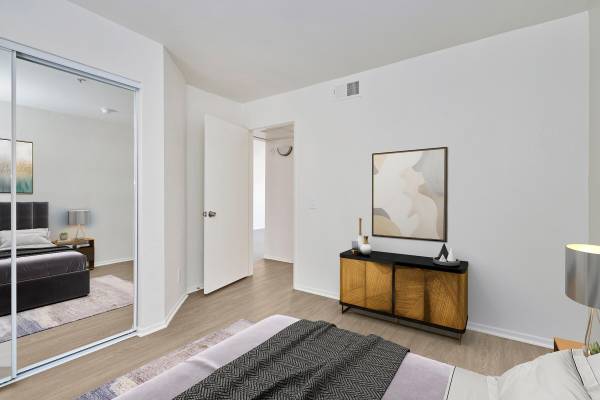 $1,949 / 1br - 652ft2 - 1bd 1ba, Designer Granite Countertops, Double Master Suites (930 Figuroa Terrace, Los Angeles, CA)63840115245953122