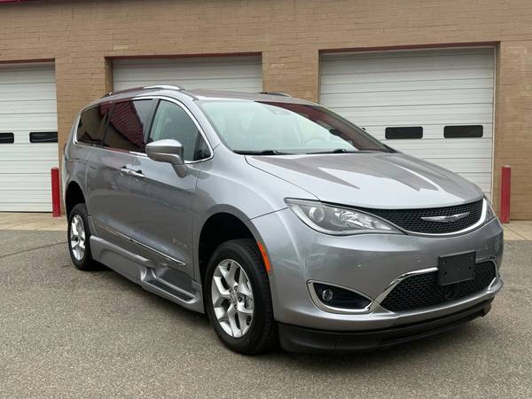 2019 Chrysler Pacifica (furgoneta para silla de ruedas) - $59,70063471227074177121