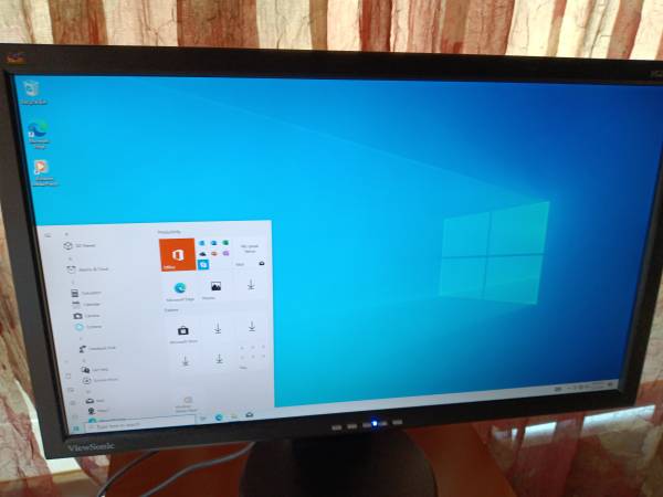 Windows 10, CPU i7, 1000 GB y 16 GB de memoria, con teclado y ratón - 200 USD (San Mateo)63439999824129123