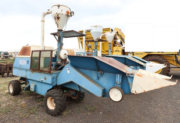 Almaco Single Row Combine Harvester KAUAI AUCTION - farm
