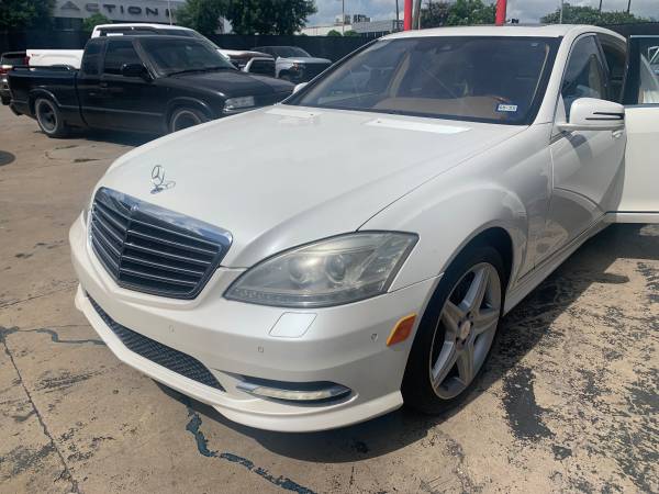 11 Mercedes S550 muchos kilómetros recién revisado aire acondicionado frío título limpio - $4,650 (Galleria)63622362736513122