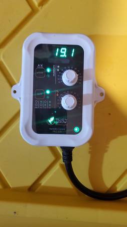 Plug n Grow Controllers Day/Night Humidity Controller W/Smart Differen 1