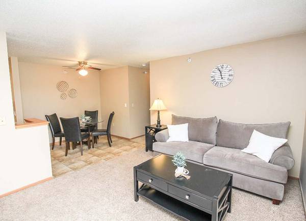 $1,135 / 2br - 894ft2 - Back up the truck...it’s moving day! (1000 East 17th Street, South Sioux City, NE)63617060488963123