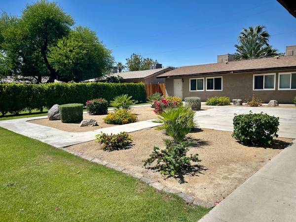 $1,895 / 2br - Santa Rosa Oasis Remod 2 BR 1 BTH - In Unit W/D - Private Yard (Palm Desert, La Quinta, Bermuda Dunes, Indio)63668370946305120