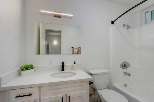 $2,585 / 1br - 639ft2 - Beautiful 1 bedroom.. One month Free!! Call now for more information!! (san jose east)63845956691457124