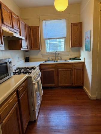$1,400 / 2br - Cool Cheek Furnished Duplex 2 bed 1 Bath (University)63903537662082120