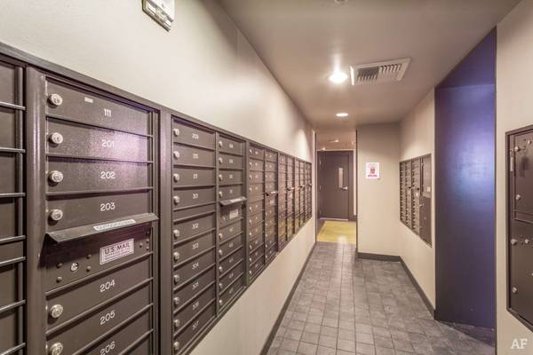 $1,519 / 1 dormitorio - 525 pies² - ¡Justo en el transporte público, para desplazamientos fáciles! Apartamentos Quintessa (Seattle - Pioneer Square)63808083704195124