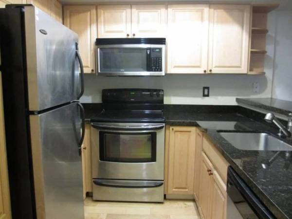 $1,700 / 2br - 942ft2 - 2 bd/2 ba condo for rent in on Oak Rd. (walnut creek)63695785151105122