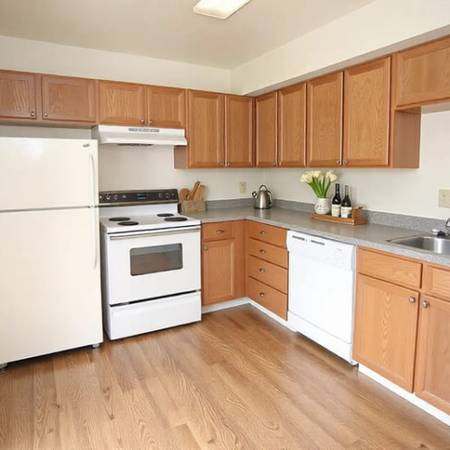 $1,749 / 2br - 886ft2 - Playground, Pet Friendly, Resident Events (204 Kings Arms Street, Ashland, VA)64027113617153121