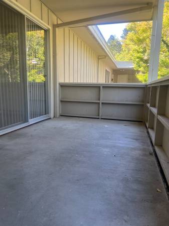 Available Unit within 5 Mins St Mary's College! 1