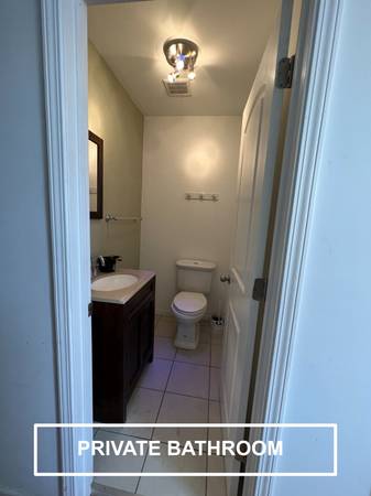 $375 / 500ft2 - 📍 4257 W Drummond Ave, Unit #201 (Logan Square)63959878648323124