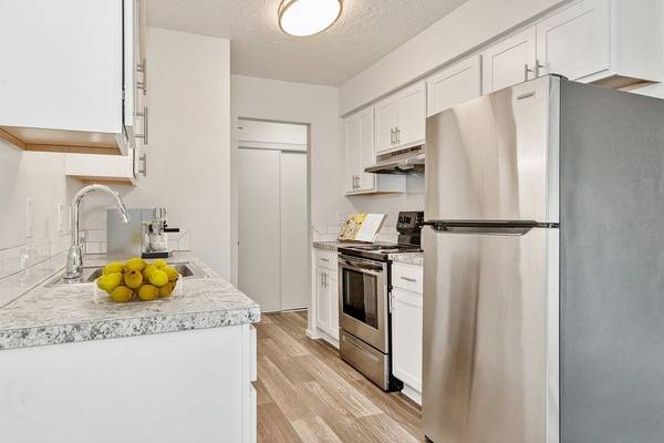 $1,395 / 1br - 700ft2 - ONE MONTH FREE! Nearby parks and forest, Carport Parking, Pet Friendly (Portland, Beaverton, Tigard, Murray Hill)63999455605123123