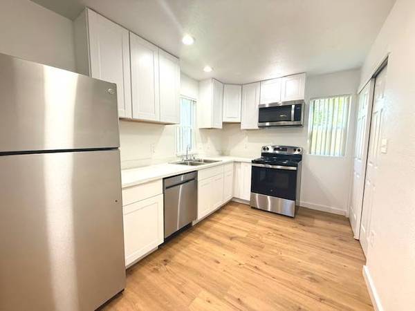 $1,400 / 2br - New Build Available Now (Davis)63961468014851124