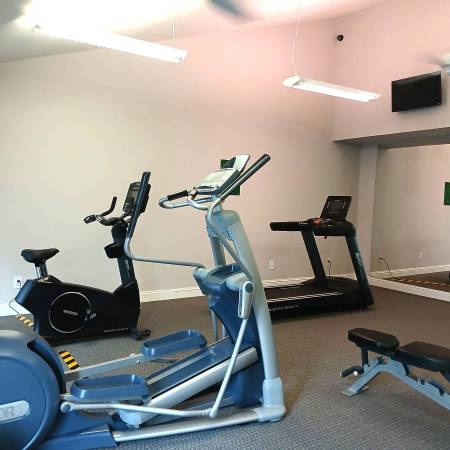$1,485 / 2br - 811ft2 - Upgraded 2 X 1- Near Everywhere You Want to Be! (Bullard) (Bullard)63798509571075123