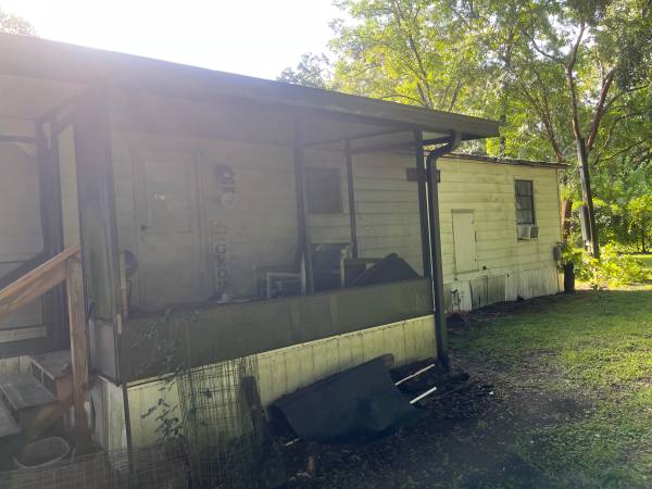 $1 / 1000ft2 - Free double wide old trailers (Williston)63823035226371121