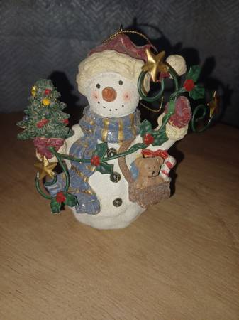 Various Christmas Figurine Decor and Collectables 1