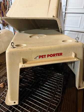 Large Pet Porter dog kennel/crate 1