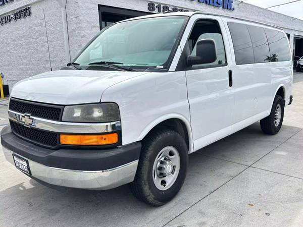 2013 CHEVROLET EXPRESS 2500 PASSENGER ** LOW MILES ** - $22,900 (PACOIMA)63615897020801122