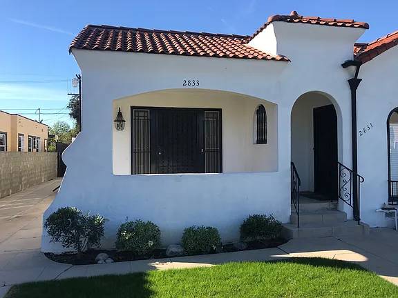 $950 / 2br - 1000ft2 - 2BD/1BA Duplex in West Adams – Close to Shops, Restaurants & Transit (Los Angeles)63701111237507120