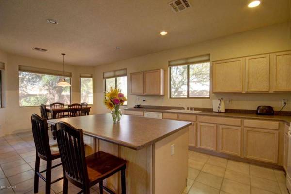 $925 / 1900ft2 - Roommate desired in Beautiful Community (Avondale)64047538478850123