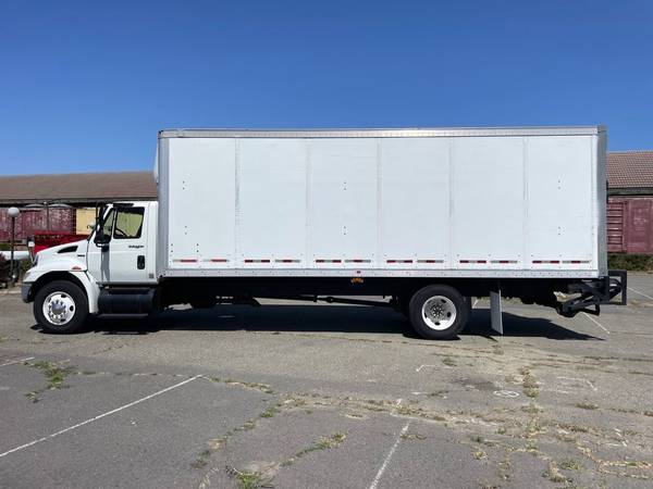 2011 INTERNATIONAL 4300 DE 25 PIES CON PLATAFORMA ELEVADORA **CUMPLE CON CALIFORNIA** - $19,500 (SAN FRANCISCO)63612925400065121