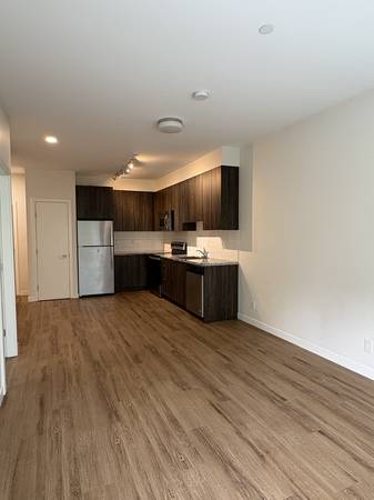 Spacious Evergreen View One Bedroom Apartment 3