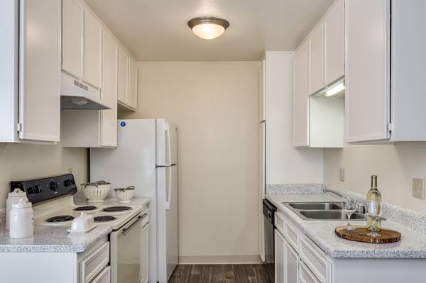 $2,215 / 1hab - ¡ENCANTADORA VIVIENDA DE 1 HABITACIÓN/1 BAÑO DISPONIBLE PRONTO! ¡LLÁMENOS PARA MÁS DETALLES!! (Chula Vista)63866051506179121