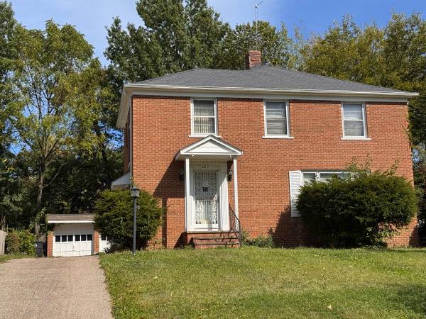 $500 / 240ft2 - $500.00/bedroom Looking for Roommate@Shaker Square (cleveland)63939132330626121