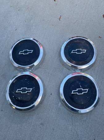 S-10 hubcaps 1