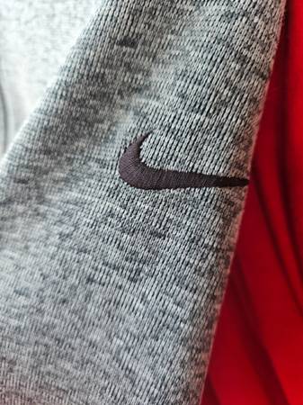 Chaqueta con capucha NIKE para mujer, talla grande, azul - $25 (Tacoma)63439448619265121
