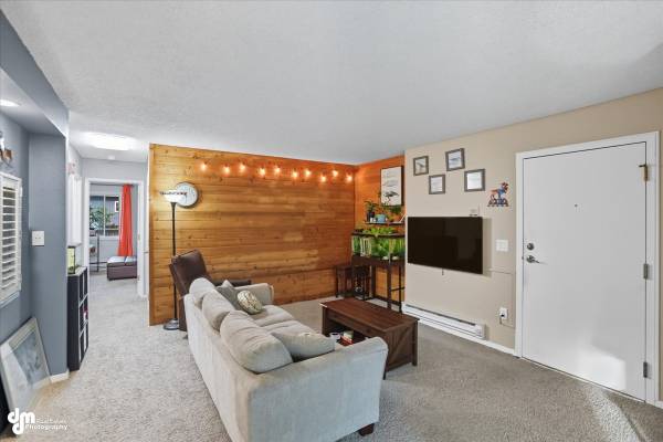 $202,000 / 2br - 810ft2 - REMODELED ANCHORAGE CONDO! (3605 Oregon Dr. #7) (Anchorage)64014001476227123