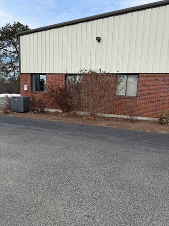 $2,500 / 2100ft2 - Commercial/Industrial Space (Concord)63931790697475124