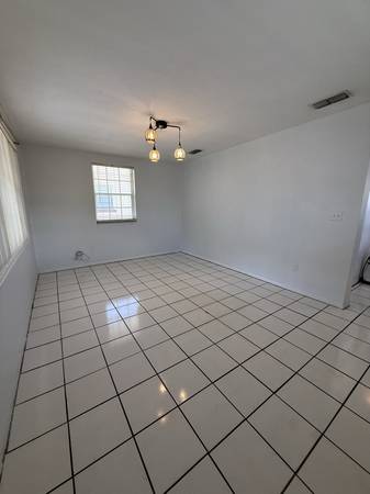 $2850.00 / 2br - 990ft2 - Cozy Hyde Park Home in Tampa | 409 S Orleans Ave | $3000/mo | Availabl63976137454210123