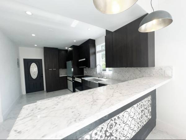 $1,200 / 3br - Welcome to this beautiful 3 bedroom 2 bathroom home for rent! (Miami, FL)63769617173763121