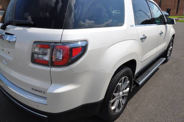 2014 GMC ACADIA SLT 2 con 145 mil, pintura original impecable, equipada, tercera fila - $8.800 (condado de Bucks, Filadelfia)63491056064003123