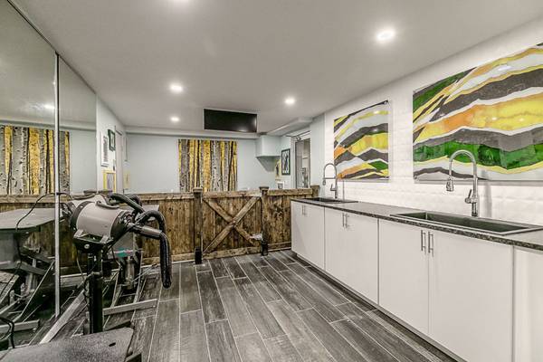 $1,985 / 2br - 975ft2 - 2/BD 1/BA, In Pittsburgh, Business Center (Cultural District)64013371472897120