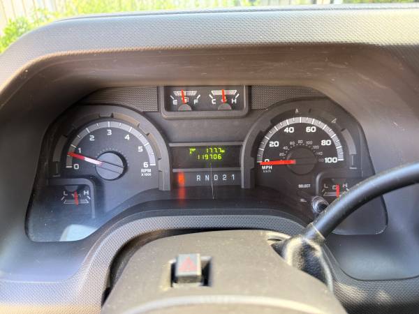 2012 Ford E-150 - Photo 9